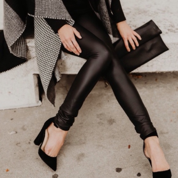Pants - LAST 1❗️NWT Matte Black Faux Leather Leggings